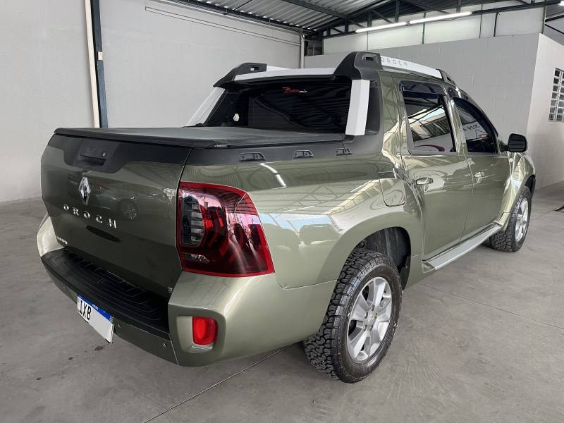 RENAULT - DUSTER OROCH - 2015/2016 - Verde - Sob Consulta