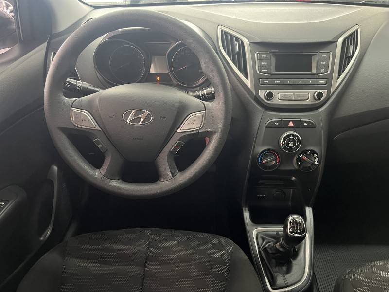 HYUNDAI - HB20 - 2017/2018 - Prata - R$ 56.900,00