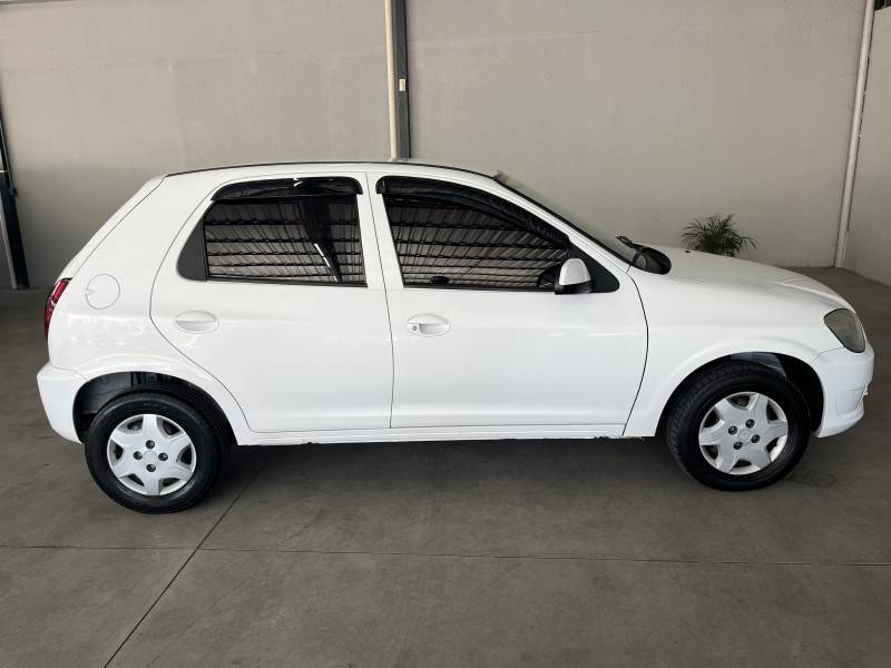 CHEVROLET - CELTA - 2012/2013 - Branca - Sob Consulta