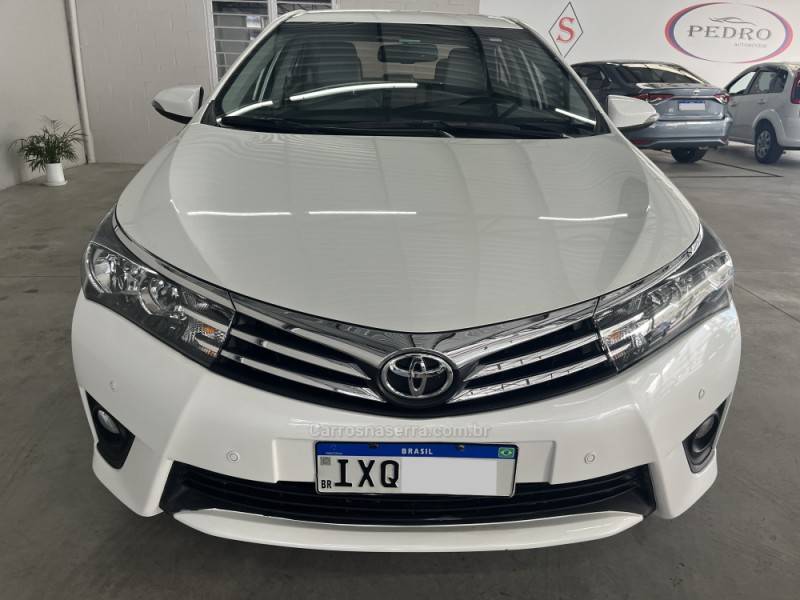 TOYOTA - COROLLA - 2016/2017 - Branca - R$ 93.500,00