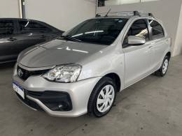TOYOTA - ETIOS - 2017/2018 - Prata - Sob Consulta