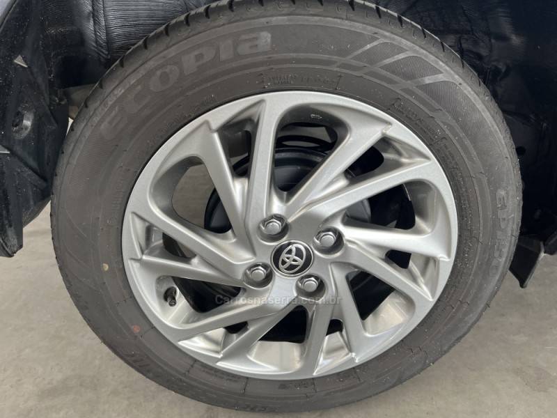 TOYOTA - YARIS - 2023/2024 - Cinza - Sob Consulta