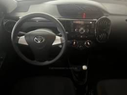 TOYOTA - ETIOS - 2014/2014 - Prata - Sob Consulta