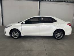 TOYOTA - COROLLA - 2016/2017 - Branca - R$ 93.500,00