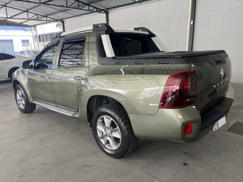 RENAULT - DUSTER OROCH - 2015/2016 - Verde - Sob Consulta