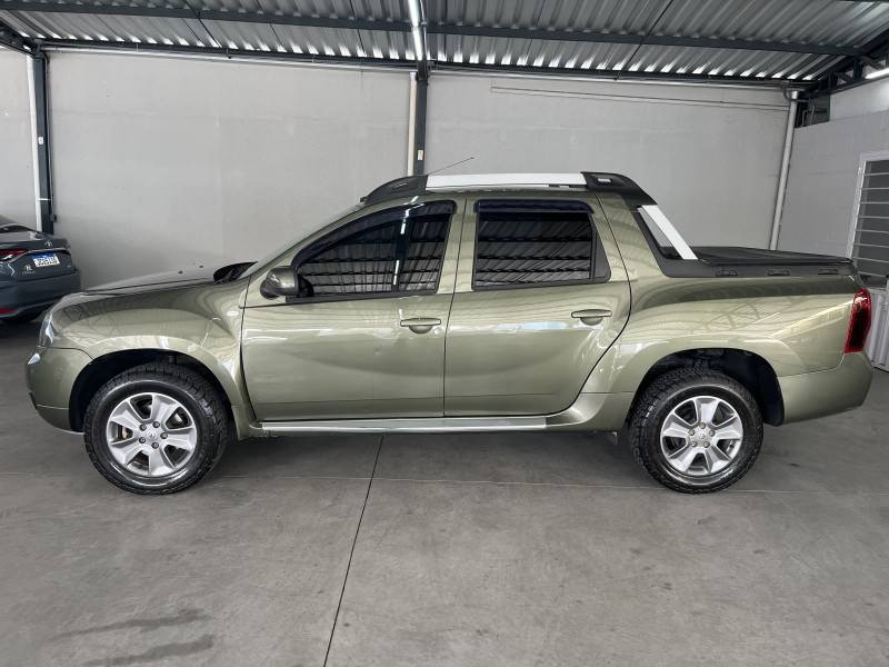 RENAULT - DUSTER OROCH - 2015/2016 - Verde - Sob Consulta