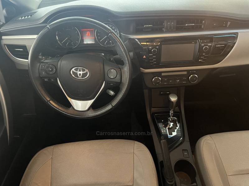 TOYOTA - COROLLA - 2016/2017 - Branca - R$ 93.500,00