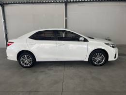 TOYOTA - COROLLA - 2016/2017 - Branca - R$ 93.500,00