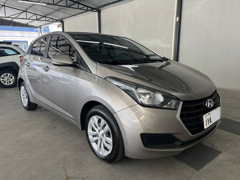HYUNDAI - HB20 - 2017/2018 - Prata - R$ 56.900,00