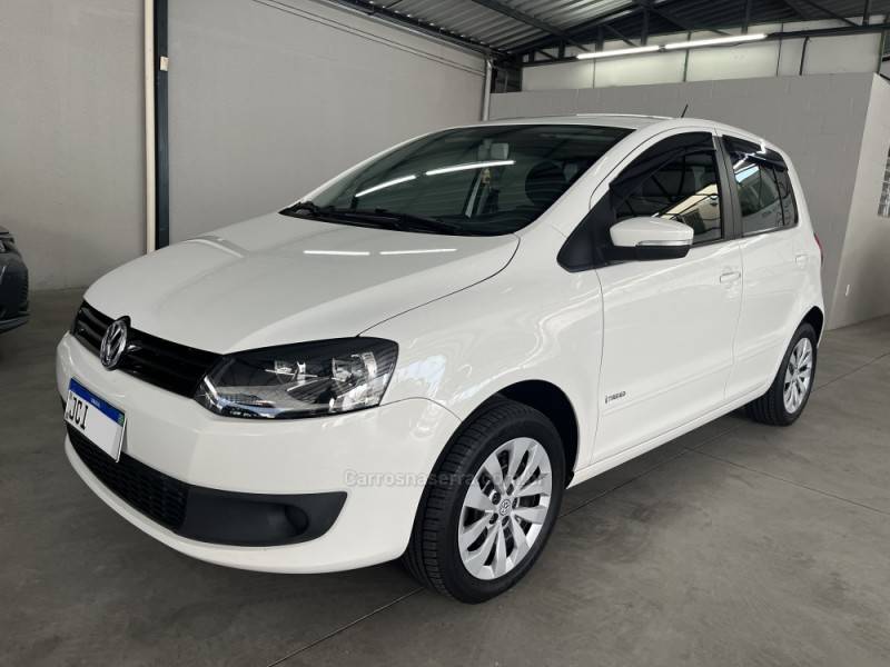 VOLKSWAGEN - FOX - 2012/2013 - Branca - Sob Consulta