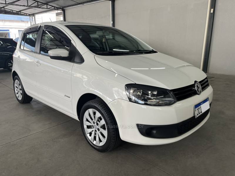 VOLKSWAGEN - FOX - 2012/2013 - Branca - Sob Consulta