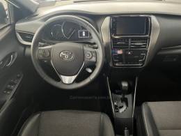 TOYOTA - YARIS - 2023/2024 - Cinza - Sob Consulta