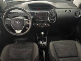 TOYOTA - ETIOS - 2017/2018 - Prata - Sob Consulta