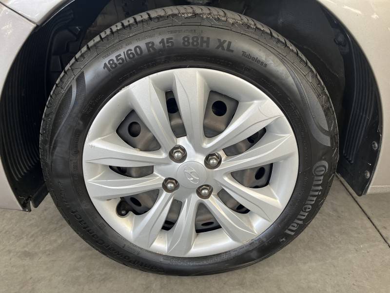 HYUNDAI - HB20 - 2017/2018 - Prata - R$ 56.900,00