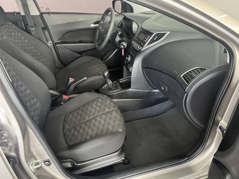 HYUNDAI - HB20 - 2017/2018 - Prata - R$ 56.900,00
