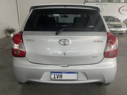 TOYOTA - ETIOS - 2014/2014 - Prata - Sob Consulta