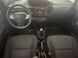 TOYOTA - ETIOS - 2014/2014 - Prata - Sob Consulta