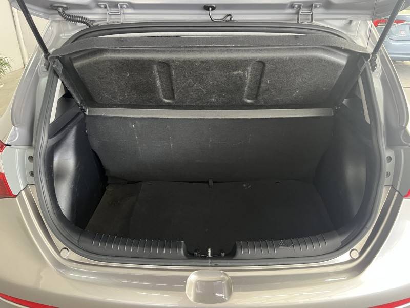 HYUNDAI - HB20 - 2017/2018 - Prata - R$ 56.900,00