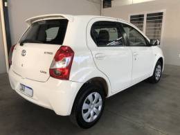 TOYOTA - ETIOS - 2013/2013 - Branca - Sob Consulta