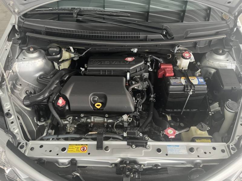TOYOTA - ETIOS - 2014/2014 - Prata - Sob Consulta