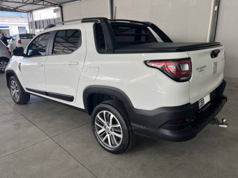 FIAT - STRADA - 2022/2023 - Branca - Sob Consulta