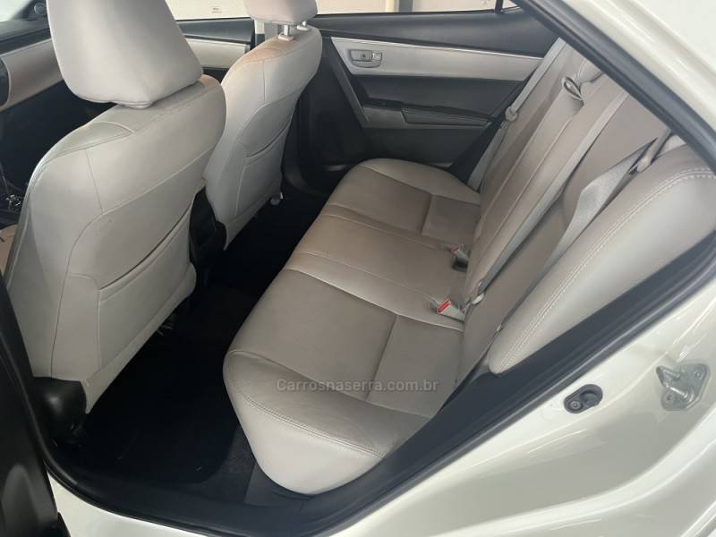 TOYOTA - COROLLA - 2016/2017 - Branca - R$ 93.500,00