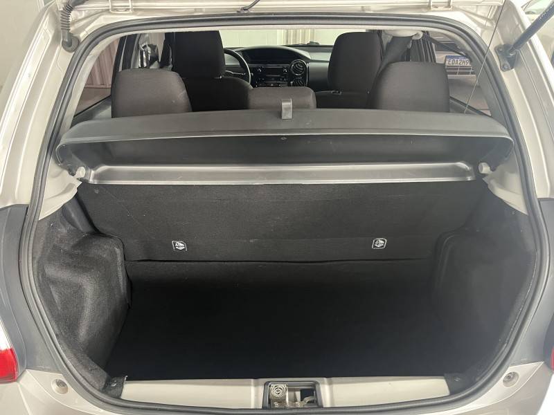 TOYOTA - ETIOS - 2017/2018 - Prata - Sob Consulta