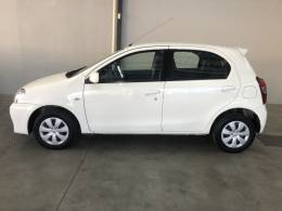 TOYOTA - ETIOS - 2013/2013 - Branca - Sob Consulta