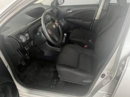 TOYOTA - ETIOS - 2014/2014 - Prata - Sob Consulta