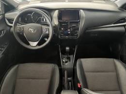 TOYOTA - YARIS - 2023/2024 - Cinza - Sob Consulta